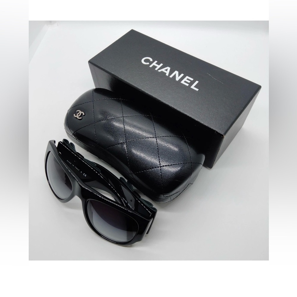 CHANEL Elegant Black Sunglasses come with the case.